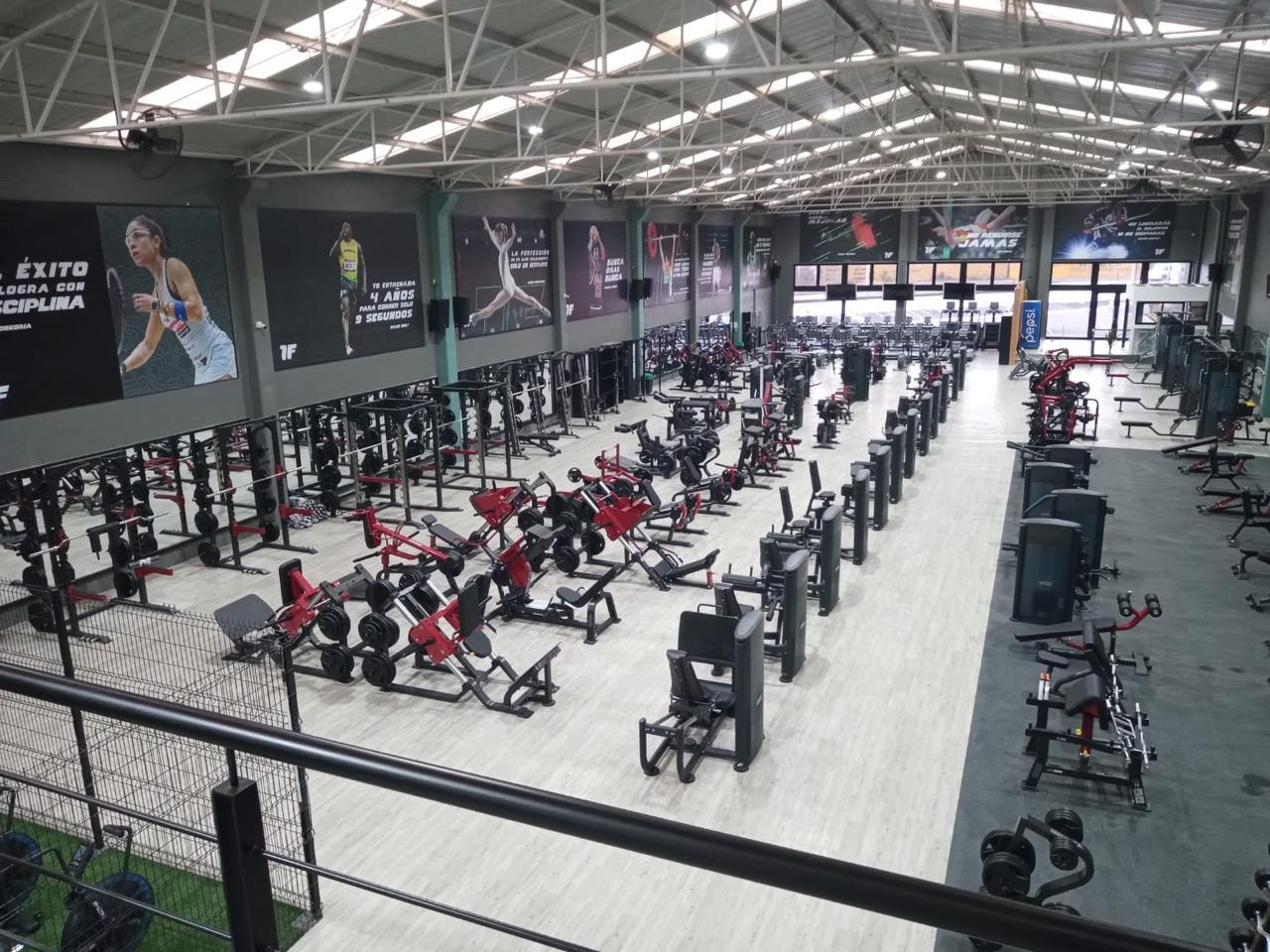 Después — espacio fitness equipado
